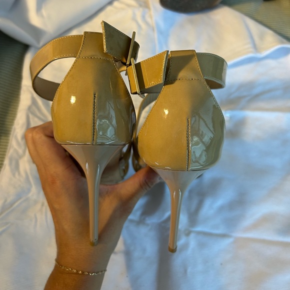 Nude Jimmy Choo Sandals. Size 38.5 - Picture 2 of 6